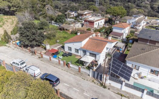 Casa recien reformada para grandes familias con dos viviendas independientes