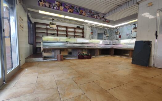 Local comercial con cámara frigorífica en venta