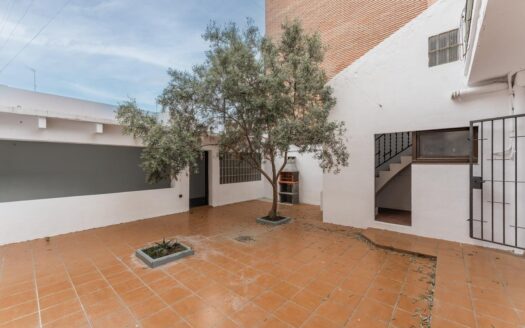 Espacio, calma y un patio para ti: esta casa tiene lo que otras prometen