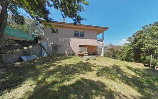 Casa a 4 vientos talmente reformada en La Roca del Vallés