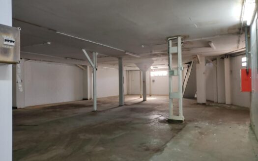 NAVE IND. ESQUINERA EN ALQUILER