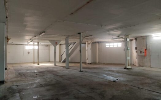 NAVE IND. ESQUINERA EN ALQUILER