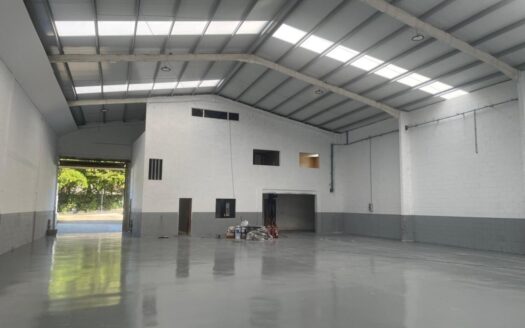 MAGNIFICA NAVE INDUSTRIAL
