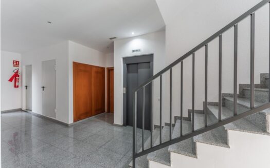 Tu nuevo hogar en Canovelles: completo, con Parking, trastero y piscina