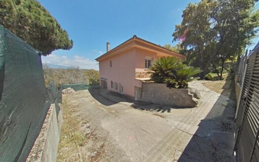 Casa a 4 vientos talmente reformada en La Roca del Vallés