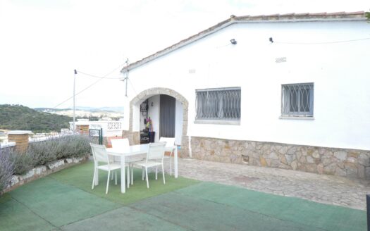 BUSCAS TRANQUILADAD ESTA ES TU CASA.