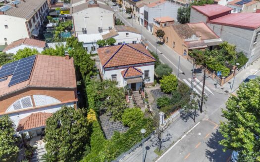 ¿Buscas una casa con carácter, espacio y potencial en Montmeló?