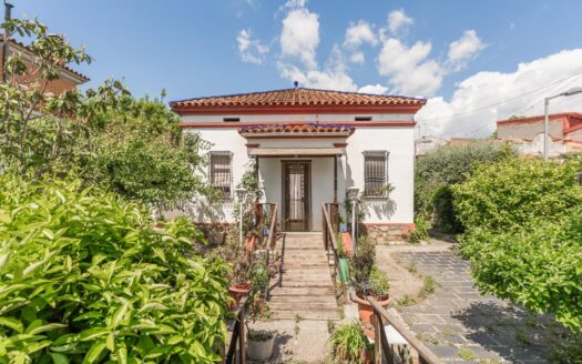 ¿Buscas una casa con carácter, espacio y potencial en Montmeló?
