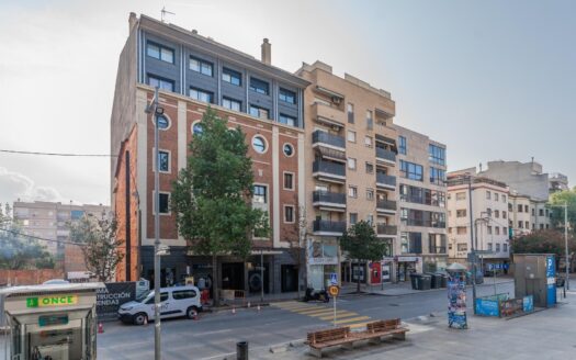 Amplio, bien ubicado y con alma: el piso que estabas esperando.