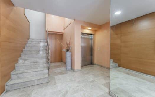 Amplio, bien ubicado y con alma: el piso que estabas esperando.