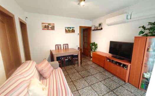 Piso con balcón y ascensor en pleno centro de Mollet