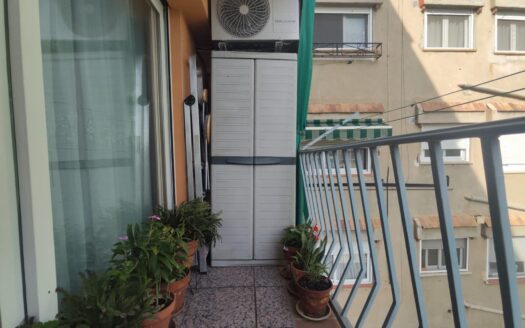 Piso con balcón y ascensor en pleno centro de Mollet