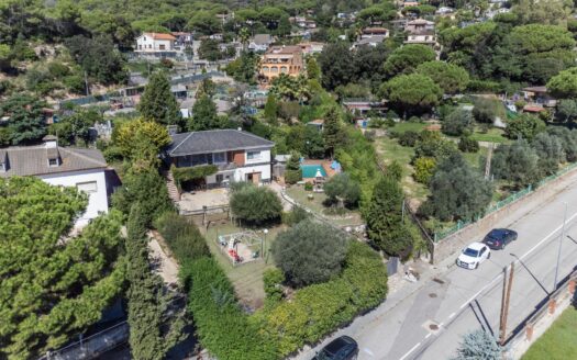 “Del fuego de la chimenea al calor de la barbacoa: tu casa completa”