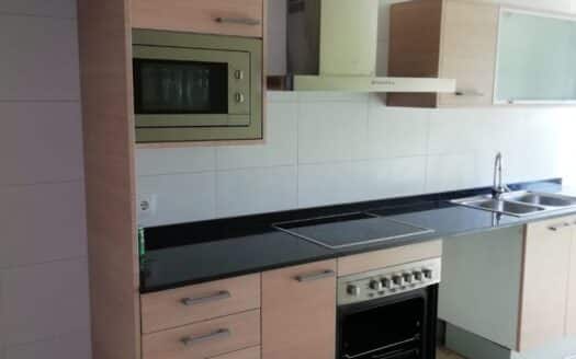 Piso de 4 habitaciones y 2 baños con plaza de aparcamiento a la venta en Montmeló