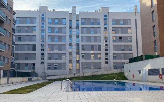 Tu nuevo hogar en Montornès: luz, espacio y piscina