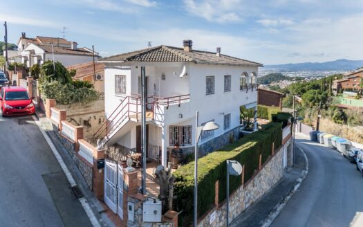 Chalet de 98m² con 4 hab. en venta en Sant Fost de Campsentelles, Can boc