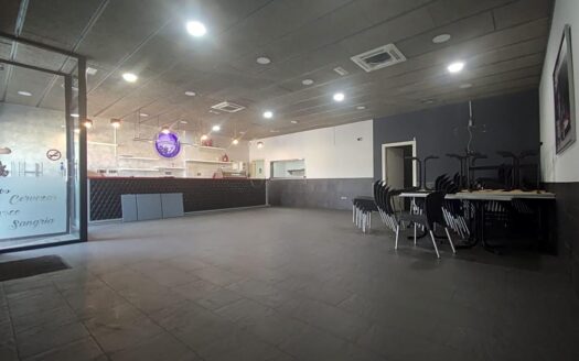 Local comercial de 110m² en venta en Montmeló