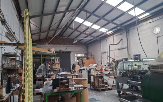Nave industrial de 330m² en alquiler en Lliçà d’Amunt