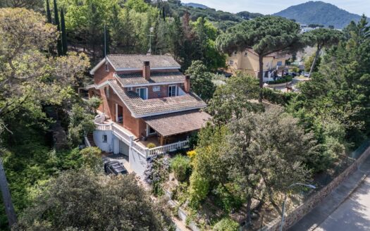 Chalet de 467m² con 5 hab. en venta en Vilanova del Vallès, Vilanova del Valles